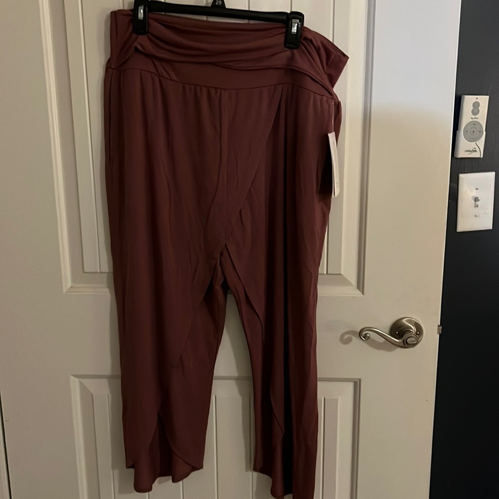 Athleta XL Release pant NWT